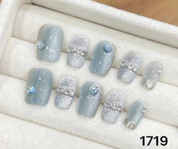 Frozen Elegance – The Ice Queen’s Touch