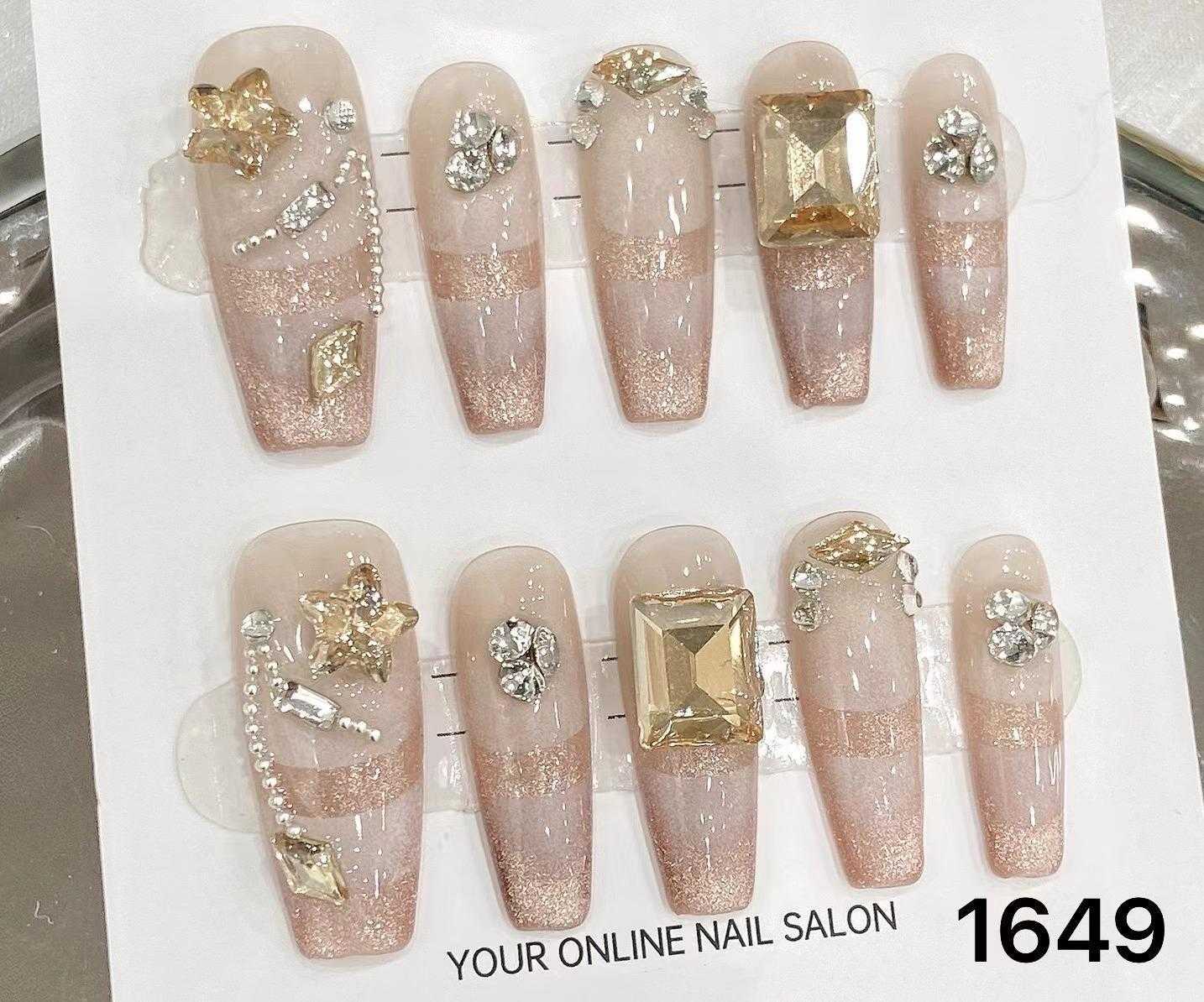 Golden Starlight – Dazzle Like a Celestial Queen