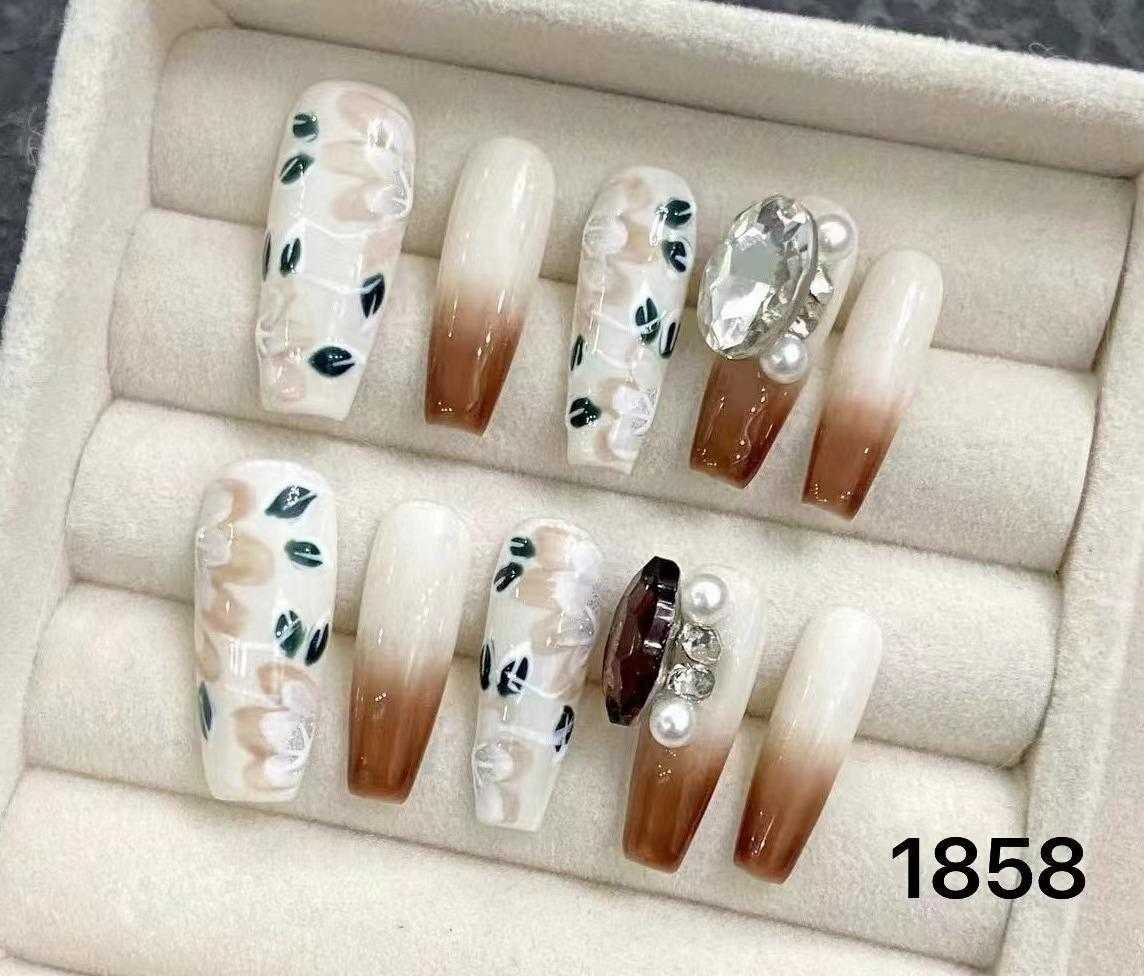 Café Bloom – A Sip of Elegance