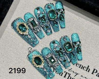 Royal Treasure – The Crown Jewel Collection