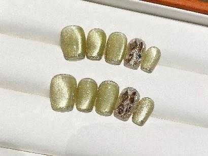 Golden Mirage – A Touch of Luxe