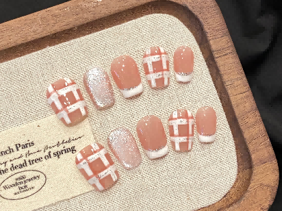 Chic Parisian – Timeless Elegance in Plaid