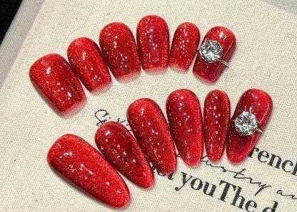 Scarlet Royale – The Crown Jewel of Glamour