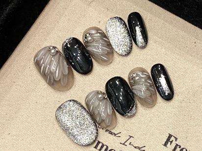 Midnight Angel – Wings of Elegance