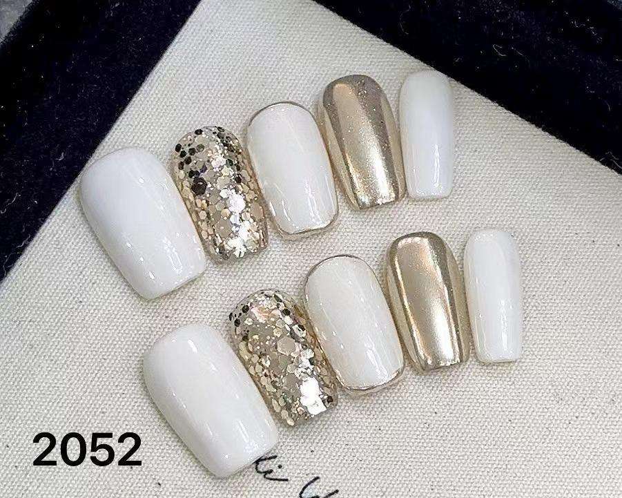 Golden Elegance – A Touch of Luxury
